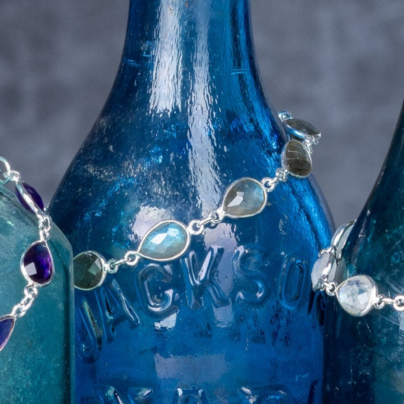 Cut Teardrop Stone Bracelet