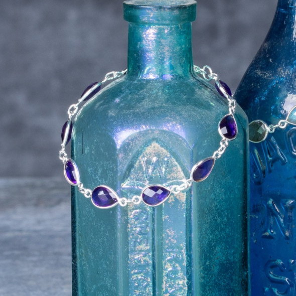 Cut Teardrop Stone Bracelet