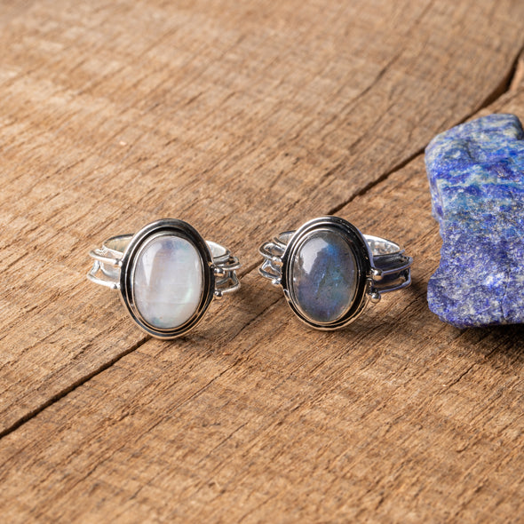 Pronged Band Oval Ring