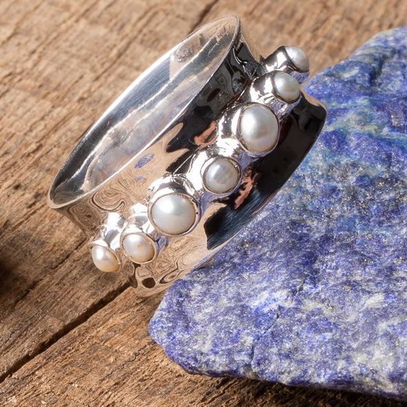 Curved 7-Stone Band