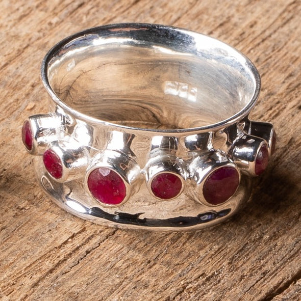 Curved 7-Stone Band
