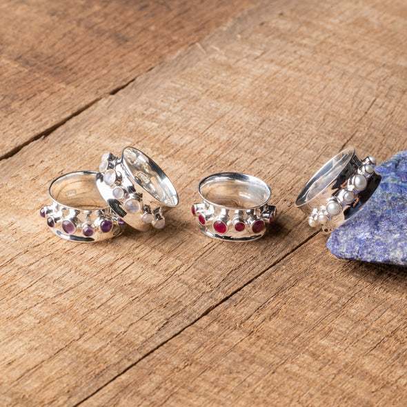 Curved 7-Stone Band