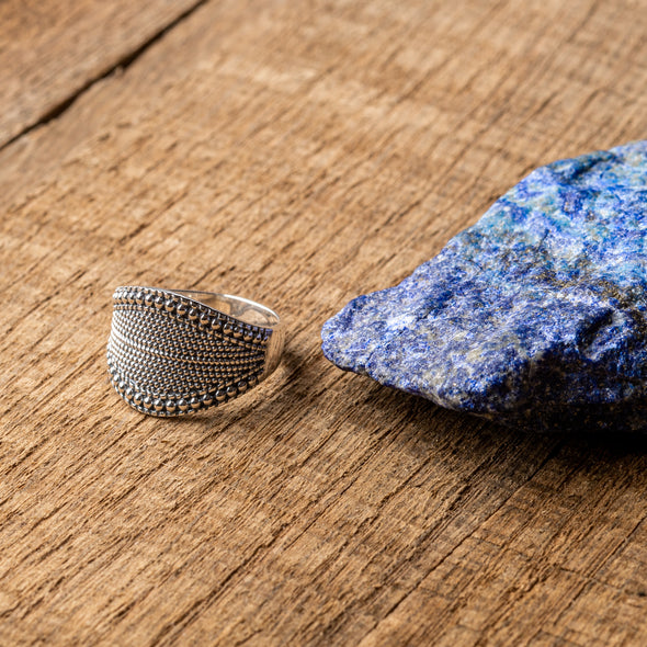 Simple Dotted Detail Wedge Rings