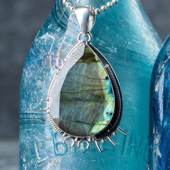 Steampunk Detail Stone Necklace