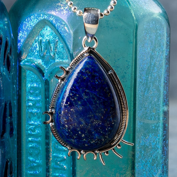 Steampunk Detail Stone Necklace