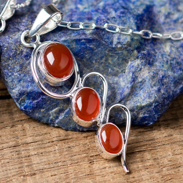3-Stone Swirly Drop Necklace