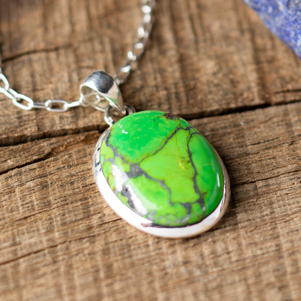 Simple Bright Turquoise Necklace