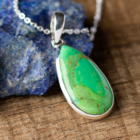 Simple Bright Turquoise Necklace