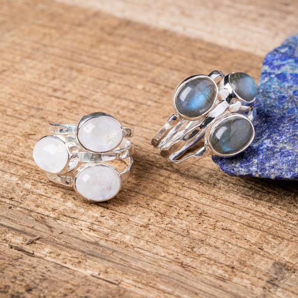 3-Ovals Shimmer Ring