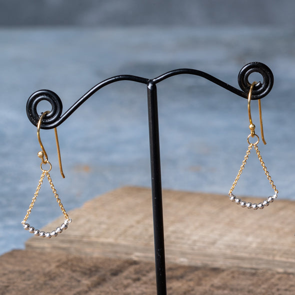 Chain Drop Curved Triangle Earrings