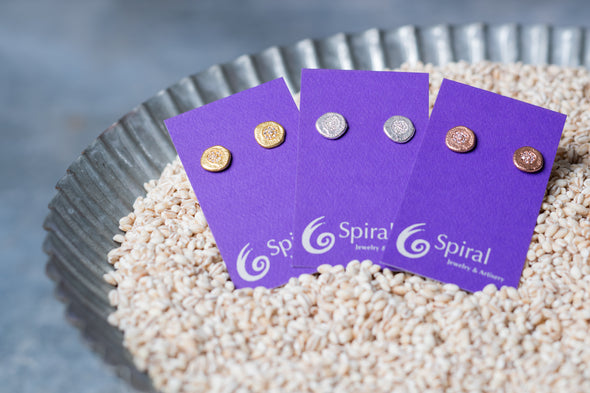 Roundish Sparkle Earrings
